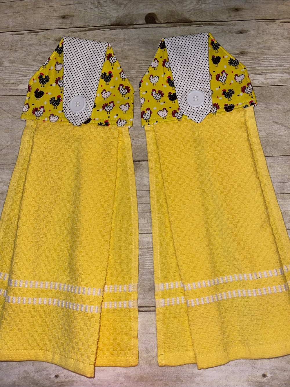 Chickens Sewn Top Hanging Towels Set of 2 Yellow & Black Button Closure - Picture 3 of 8